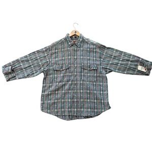 Universal Studios Movie and Tv Show Clothes XL 17 33/34 vtg paragraff mens shirt